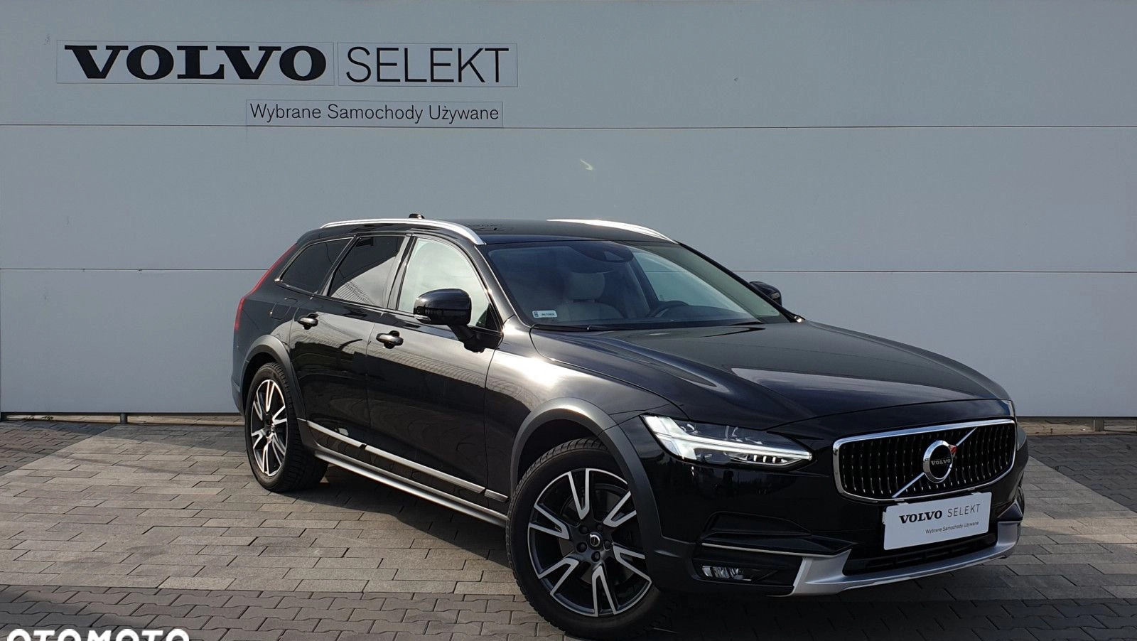 Volvo V90 Cross Country cena 149900 przebieg: 137552, rok produkcji 2018 z Wałbrzych małe 352